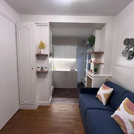 Trocadero Eiffel Tour - Refurbished Furnished Flat Apartman