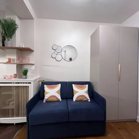 Trocadero Eiffel Tour - Refurbished Furnished Flat Apartman