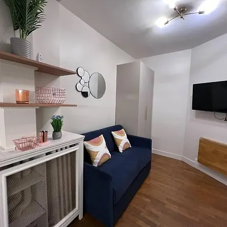 Appartement Trocadéro Eiffel Tour - Refurbished Furnished Flat