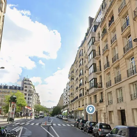 Trocadero Eiffel Tour - Refurbished Furnished Flat パリ